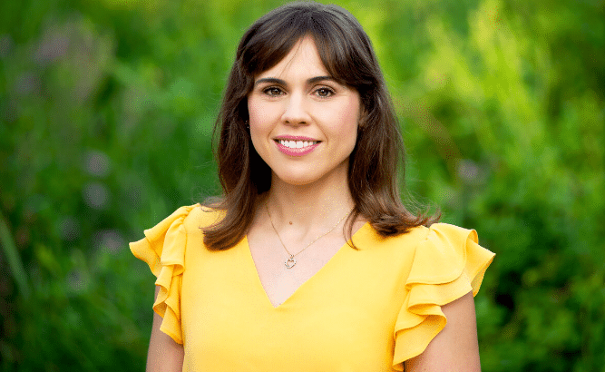 Veronica headshot, yellow shirt